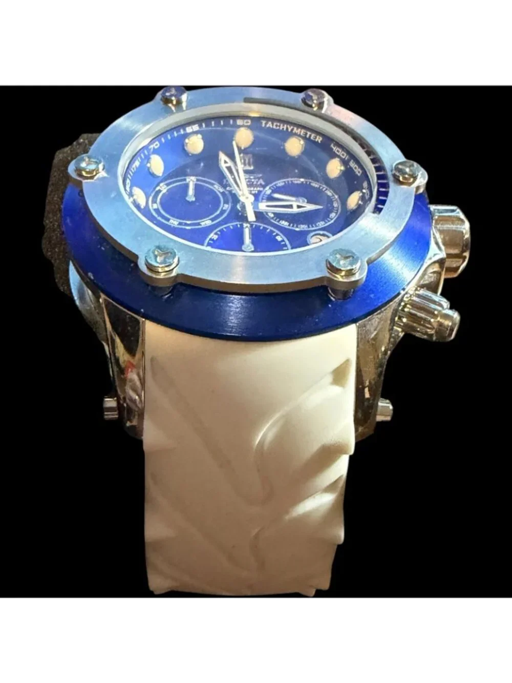 Invicta presenting striking